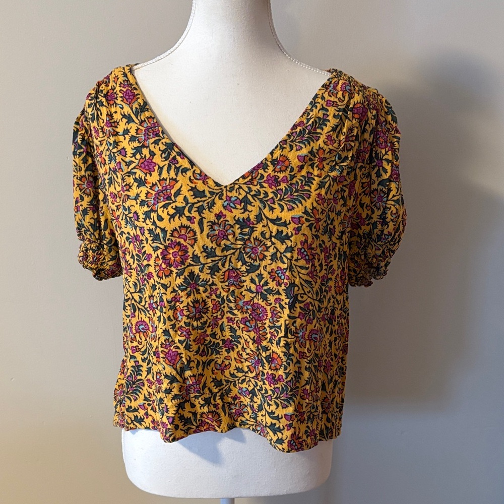 Cynthia Rowley Puff Sleeve Floral V-Neck Puff Sleeve Blouse Top. Size Large